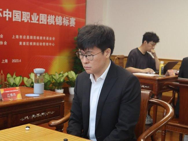 帕特里西奥在加盟罗马后表现一直出色，但在上周的德比战中，球迷们对帕特里西奥的表现提出了一些质疑。